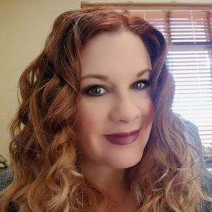 Meet your Posher, Michele